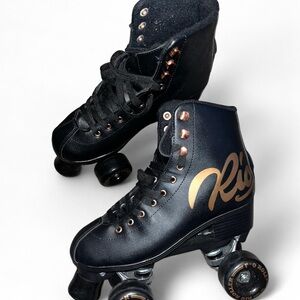 Black and Gold Rio Roller Sz 7 Skates